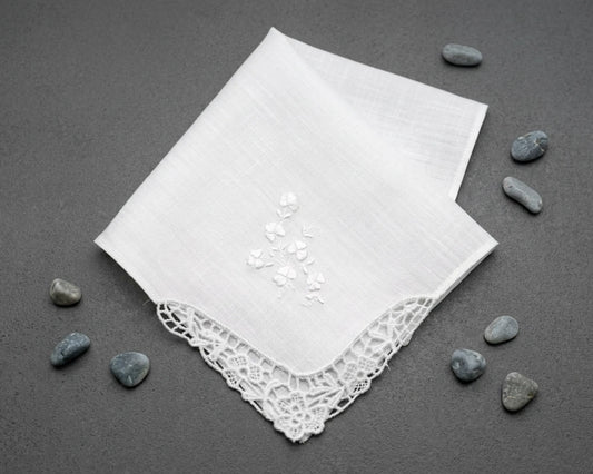 white corner lace hanky 